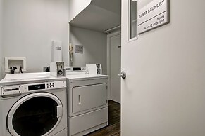 Hampton Inn & Suites by Hilton Calgary-Airport