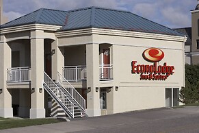 Econo Lodge Inn & Suites University