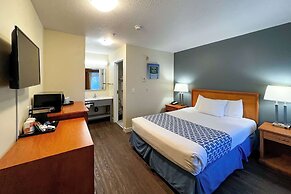 Econo Lodge Inn & Suites University