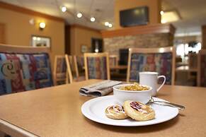 Econo Lodge Inn & Suites University