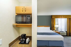 Econo Lodge Inn & Suites University