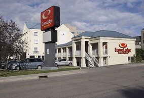 Econo Lodge Inn & Suites University
