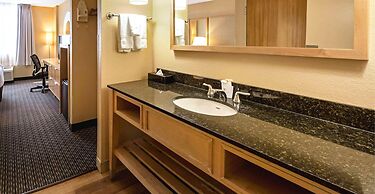 La Quinta Inn & Suites by Wyndham West Palm Beach Airport