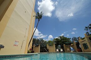 La Quinta Inn & Suites by Wyndham West Palm Beach Airport