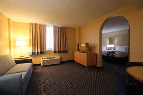 La Quinta Inn & Suites by Wyndham West Palm Beach Airport
