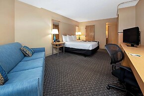 La Quinta Inn & Suites by Wyndham West Palm Beach Airport