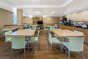 La Quinta Inn & Suites by Wyndham West Palm Beach Airport