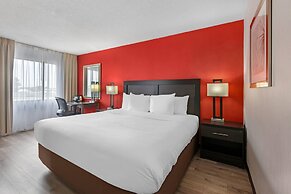 Quality Inn & Suites - Toronto West