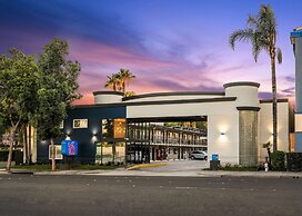 Motel 6 Anaheim, CA - Convention Center