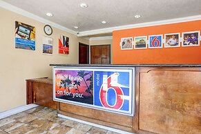 Motel 6 Fresno, CA - Belmont Ave