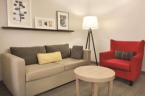 Country Inn & Suites by Radisson, Fresno North, CA