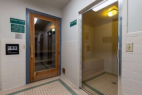 Days Inn by Wyndham Lathrop