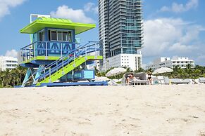 Greenview Hotel by Lowkl