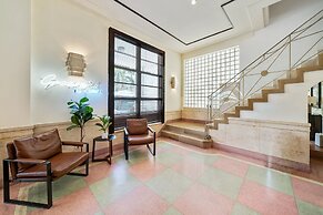 Greenview Hotel by Lowkl