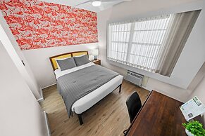 Greenview Hotel by Lowkl