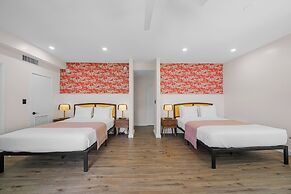 Greenview Hotel by Lowkl