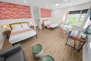 Greenview Hotel by Lowkl