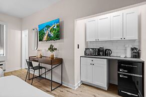 Greenview Hotel by Lowkl