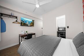 Greenview Hotel by Lowkl