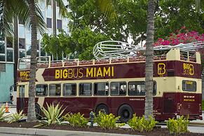 Greenview Hotel by Lowkl