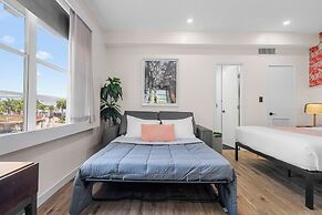 Greenview Hotel by Lowkl