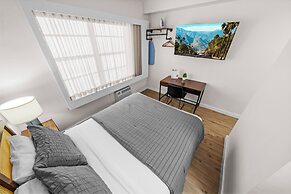 Greenview Hotel by Lowkl