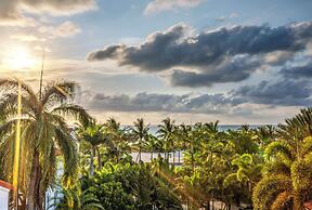 Dream South Beach, by Hyatt