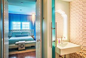 Dream South Beach, by Hyatt