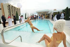 Dream South Beach, by Hyatt