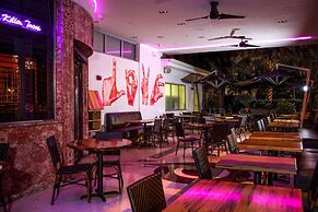 Dream South Beach, by Hyatt