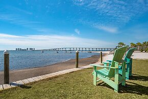 Best Western Navarre Waterfront