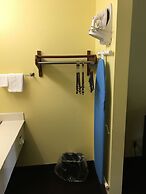 Days Inn by Wyndham Lamont/Monticello