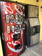 Days Inn by Wyndham Lamont/Monticello