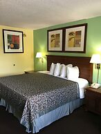 Days Inn by Wyndham Lamont/Monticello