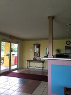 Days Inn by Wyndham Lamont/Monticello