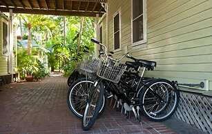 Island City House Hotel