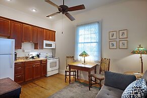 Island City House Hotel