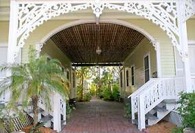 Island City House Hotel