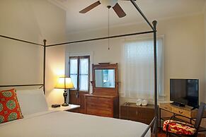 Island City House Hotel