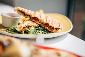 Holiday Inn Express Belfast City by IHG