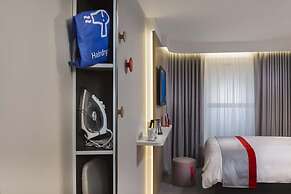 Holiday Inn Express Belfast City by IHG