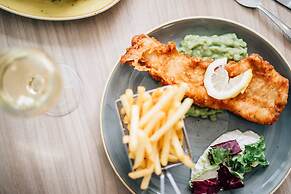 Holiday Inn Express Belfast City by IHG