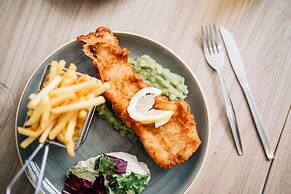 Holiday Inn Express Belfast City by IHG