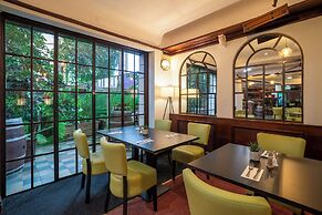 Britannia Sachas Hotel