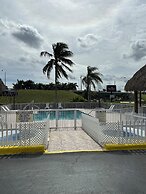 Belmont Inn & Suites