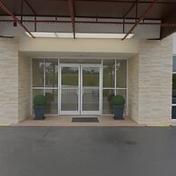 Belmont Inn & Suites