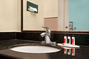 Belmont Inn & Suites