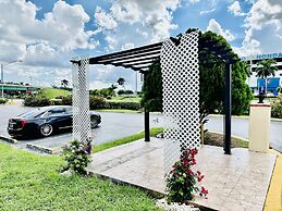 Belmont Inn & Suites