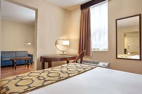 Belmont Inn & Suites