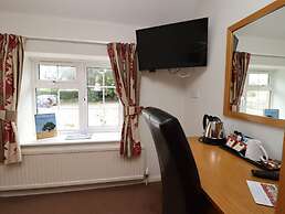 Pettifers Freehouse Hotel